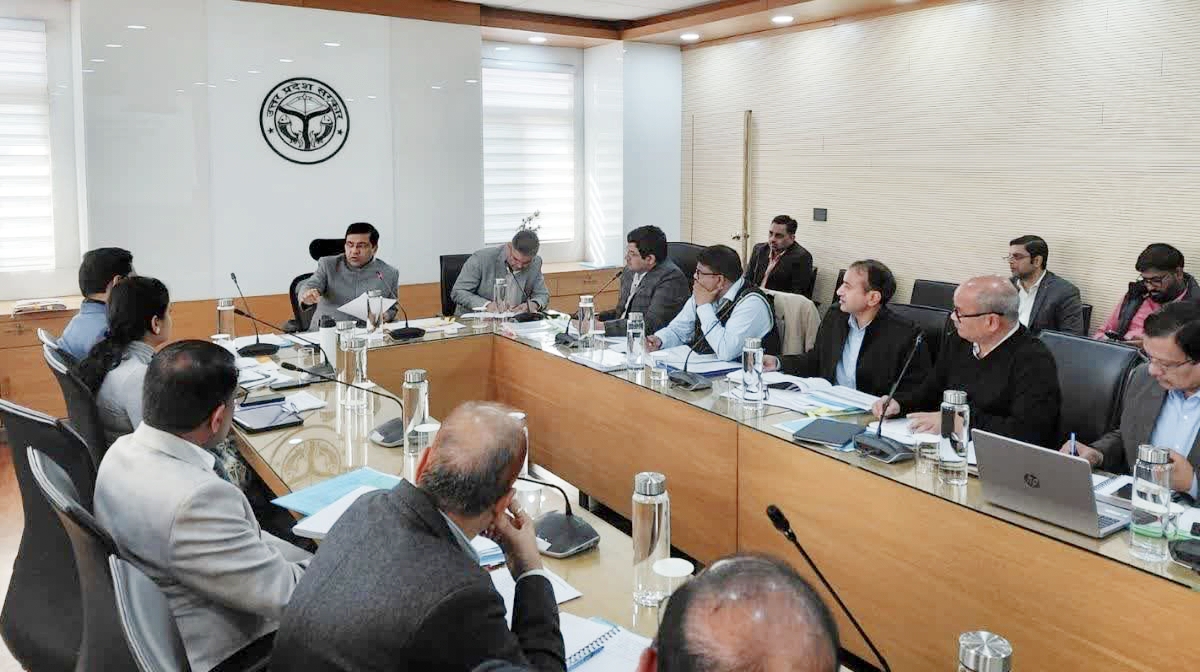 शाहजहांपुर अधिशाषी अभियंता निलंबित, चीफ, एसई पर भी गिरी गाज